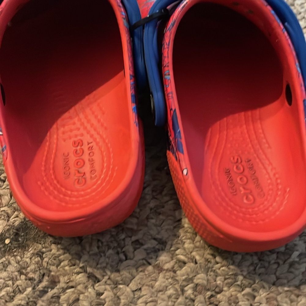 Spider-Man CROCS - Picture 2 of 3